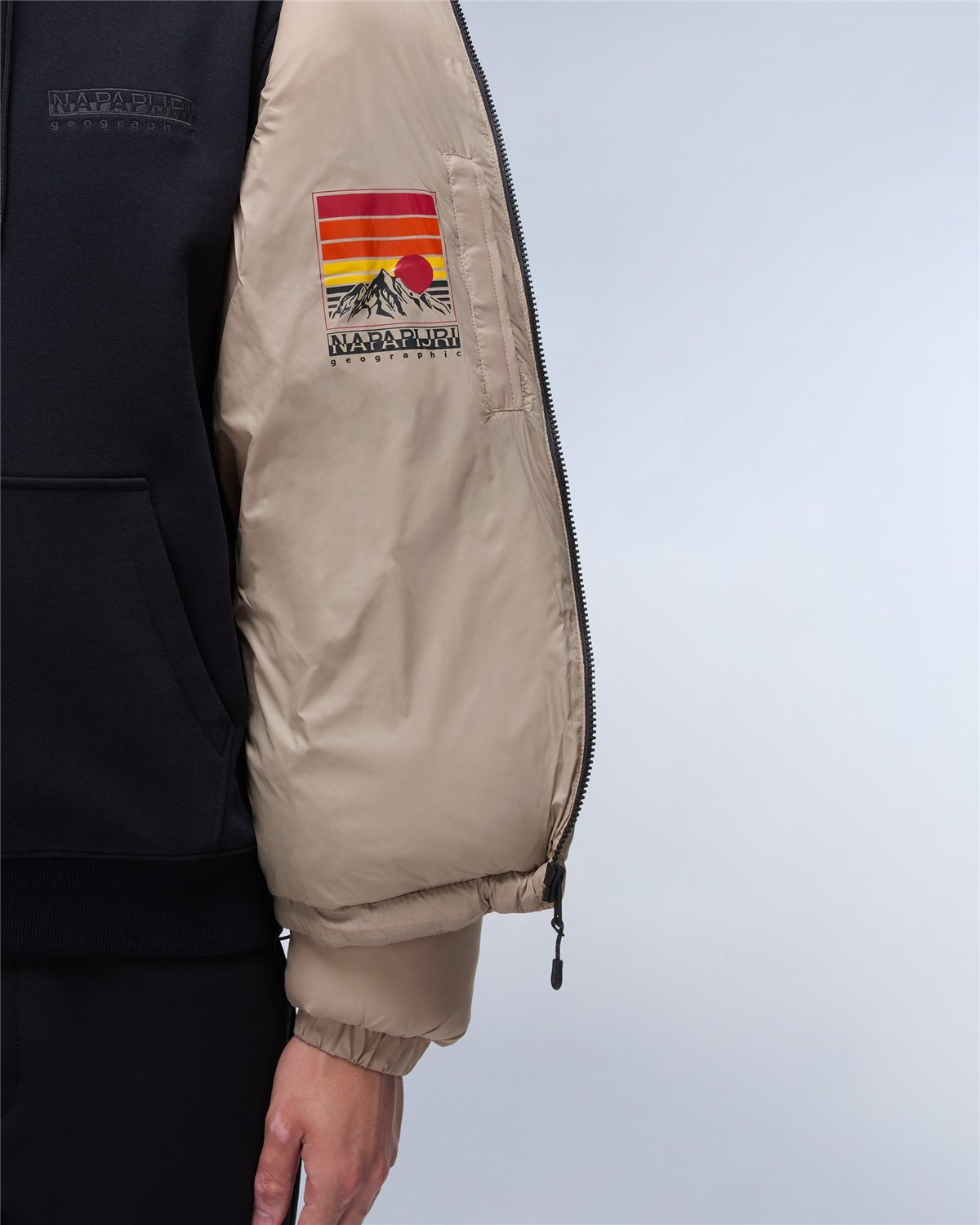 Hornelen Short Jacket