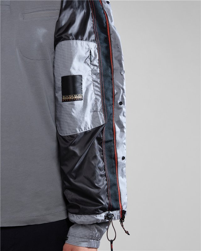 Makay Windbreaker with Dyneema®