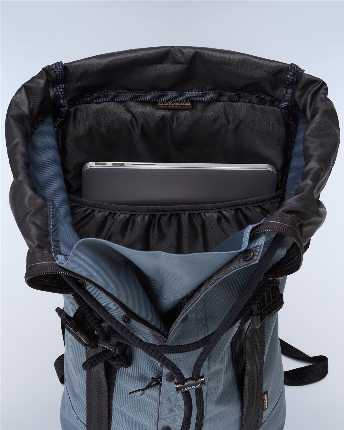 Signa Backpack - 27 L