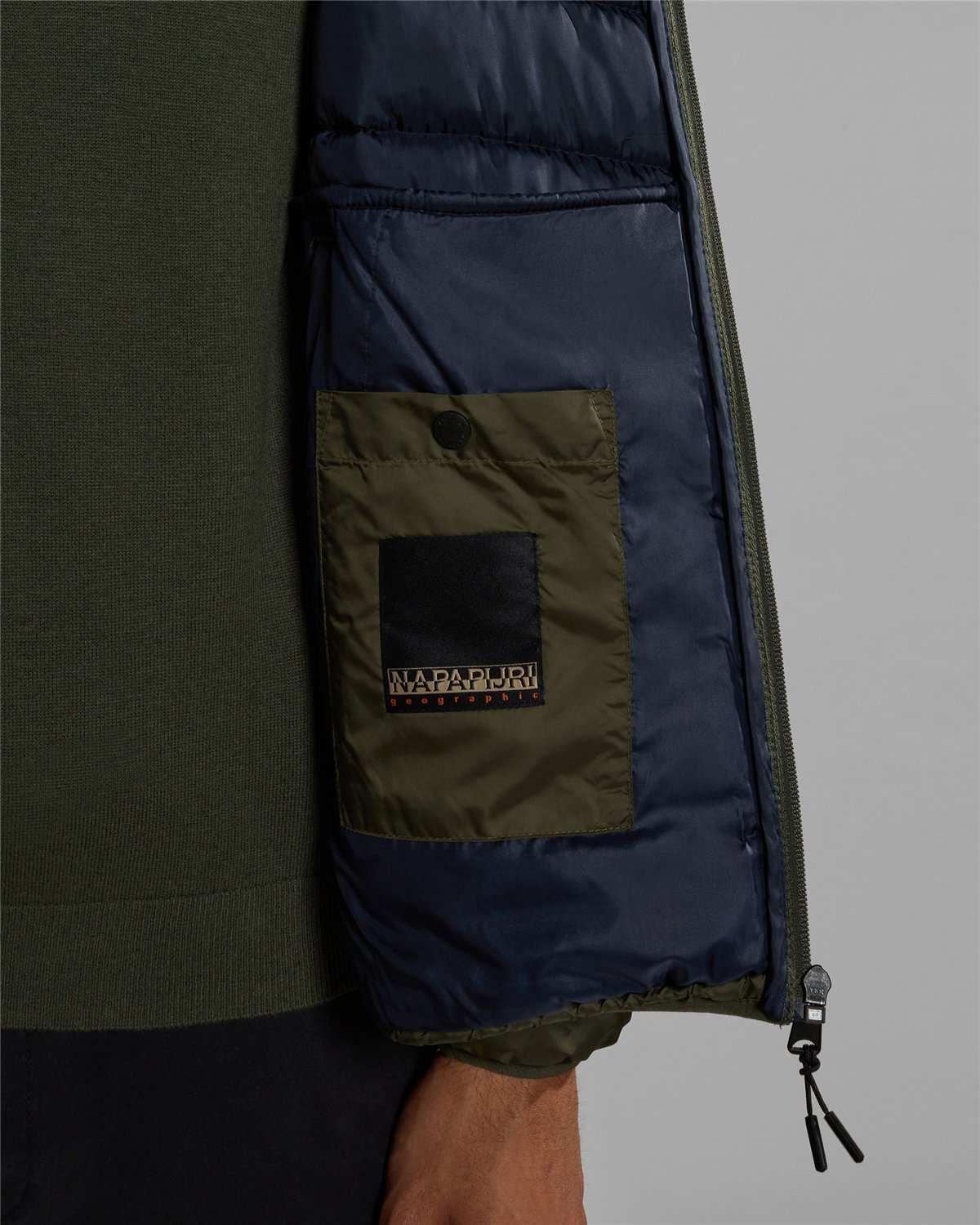 Aerons Short Jacket Adjustable hood