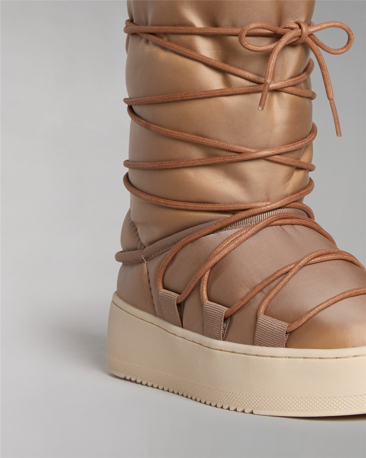 River High Snow Boots